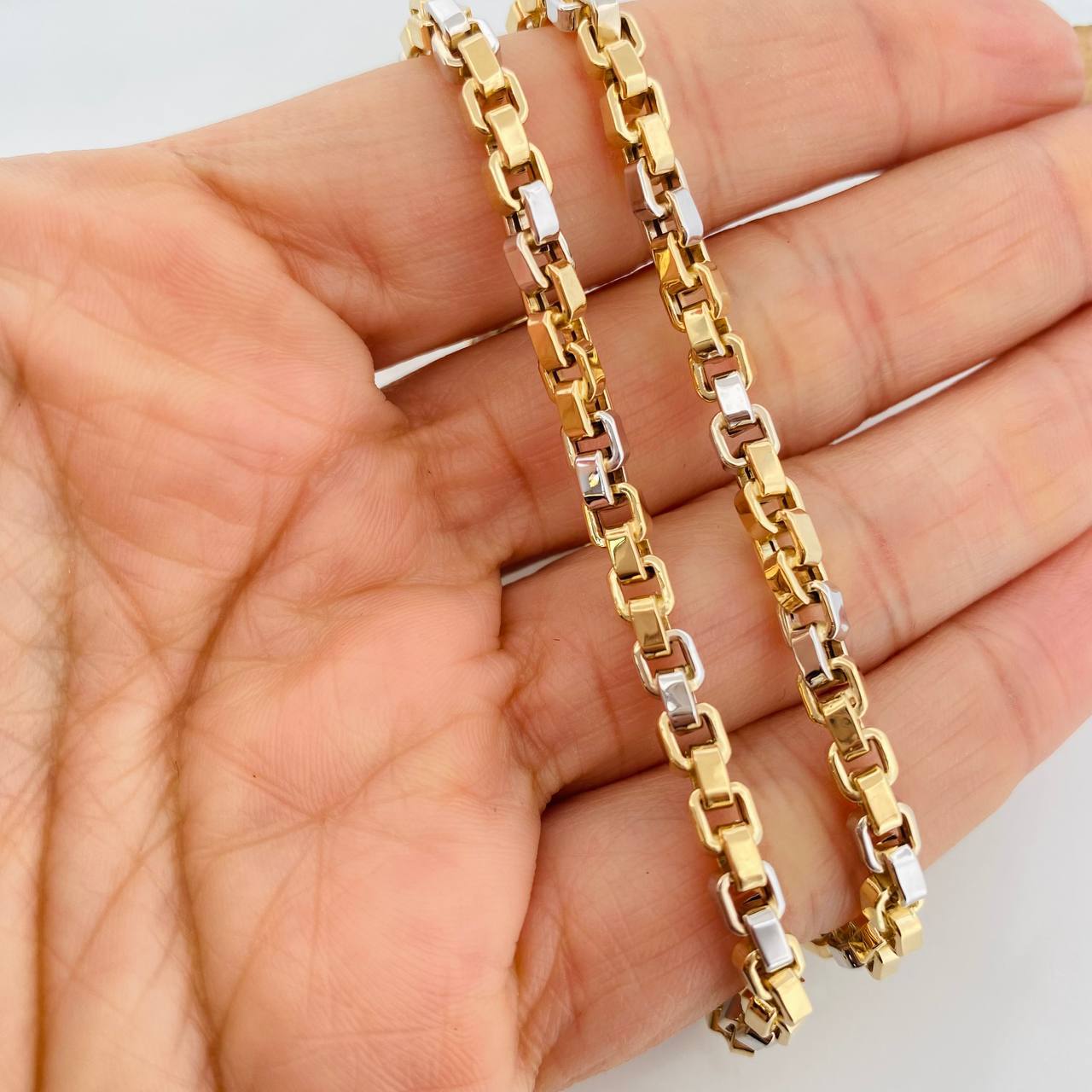 Venetian Chain Square 16.6g / 24 in / 4.5mm Two-Tone Yellow White 18K Gold