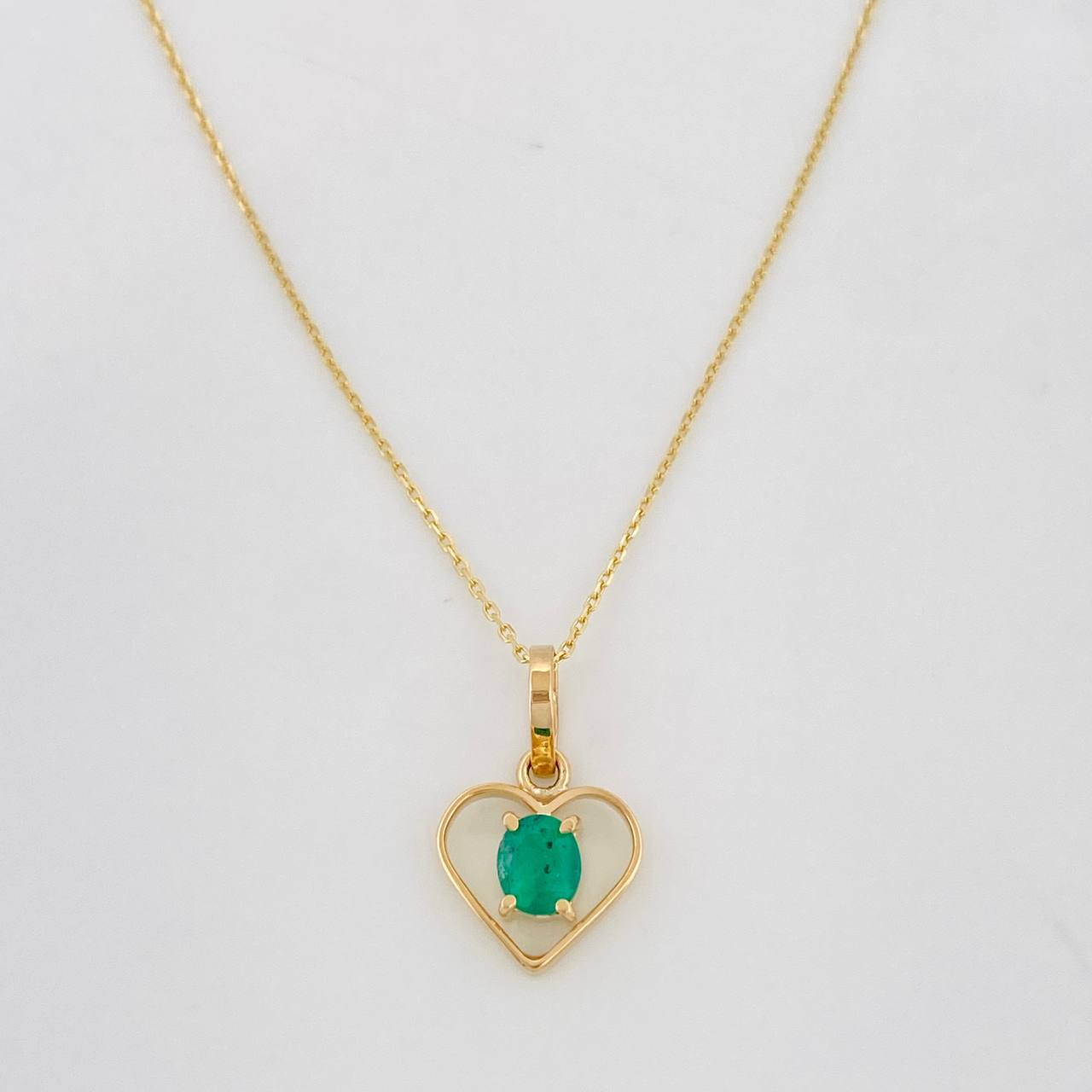 Set Cadena Aro Seguido + Dije Corazon Esmeralda 0.6pts / 1.3g / 20 in Oro Amarillo 18K