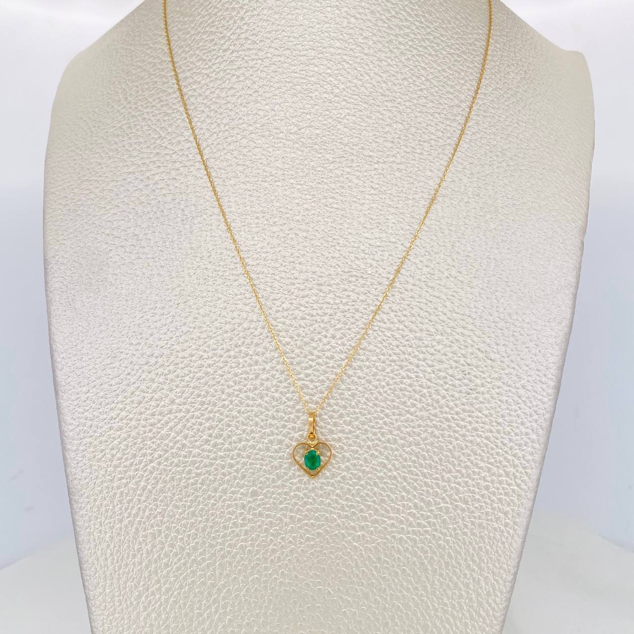 Set Cadena Aro Seguido + Dije Corazon Esmeralda 0.6pts / 1.3g / 20 in Oro Amarillo 18K