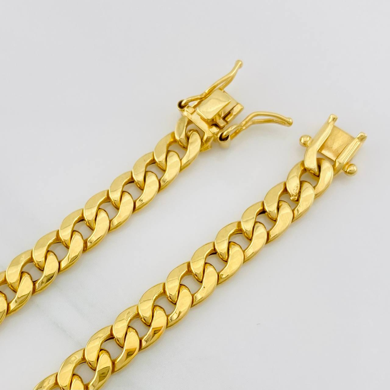 Cuban Links Bracelet 5.3g / 8 1/4 in / 5.78mm Yellow Gold 18K