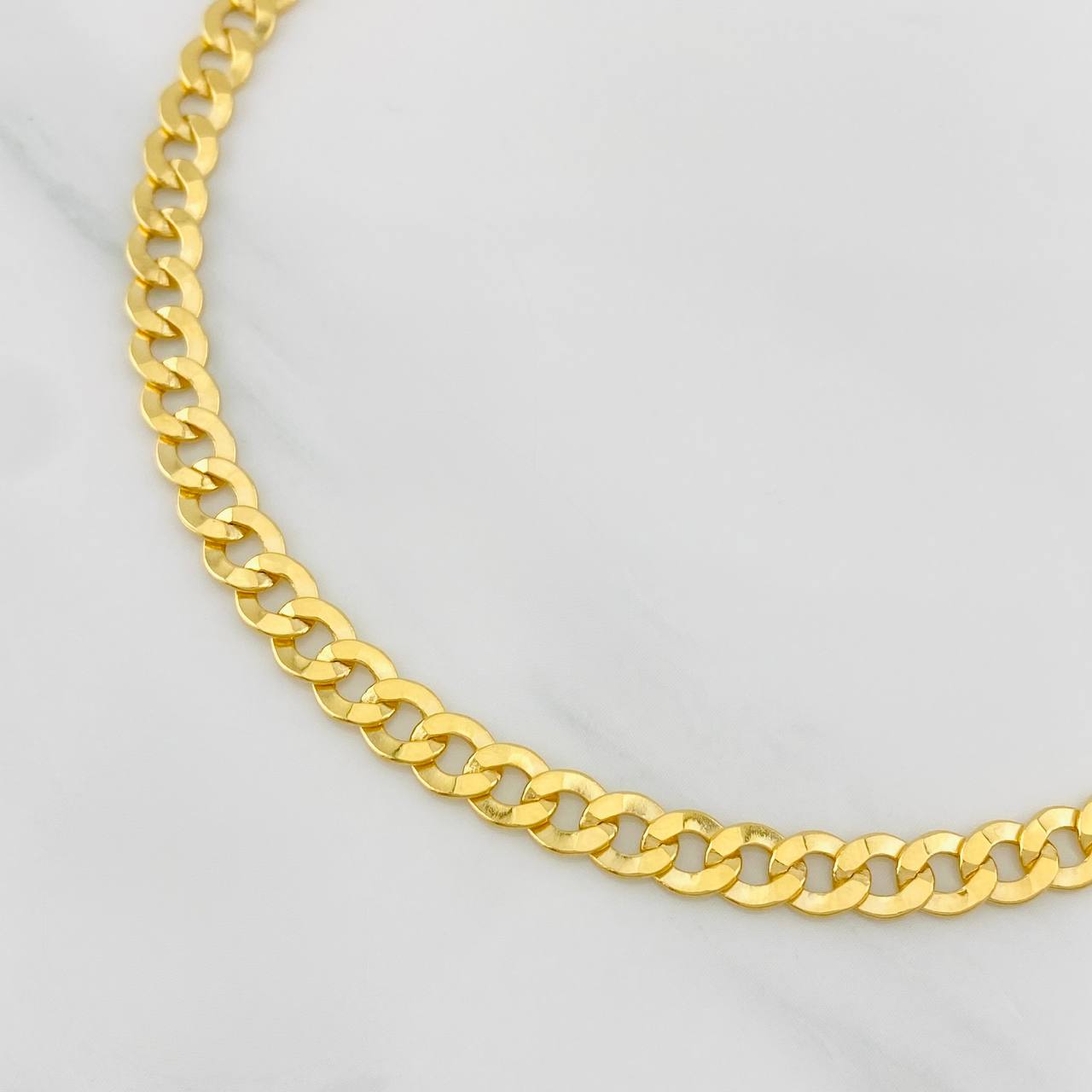 Pulso Cubano 4.1g / 8 in / 4.64mm Oro Amarillo 18K