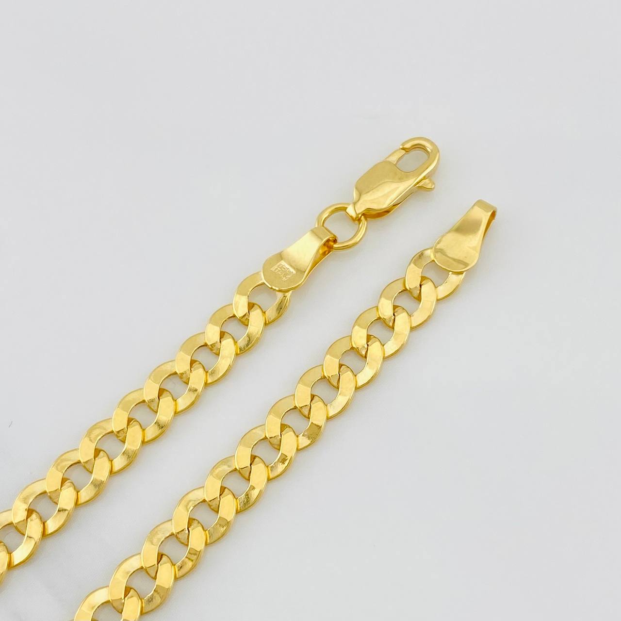 Pulso Cubano 4.1g / 8 in / 4.64mm Oro Amarillo 18K