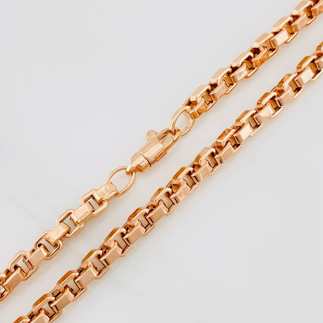 Cadena Veneciana Cuadrada 17g / 24 in / 4.44mm Oro Rosa 18K