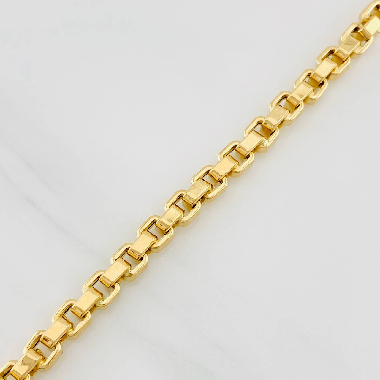 Pulso Veneciano Cuadrado 7g / 8 1/2 in / 4.44mm Oro Amarillo 18K