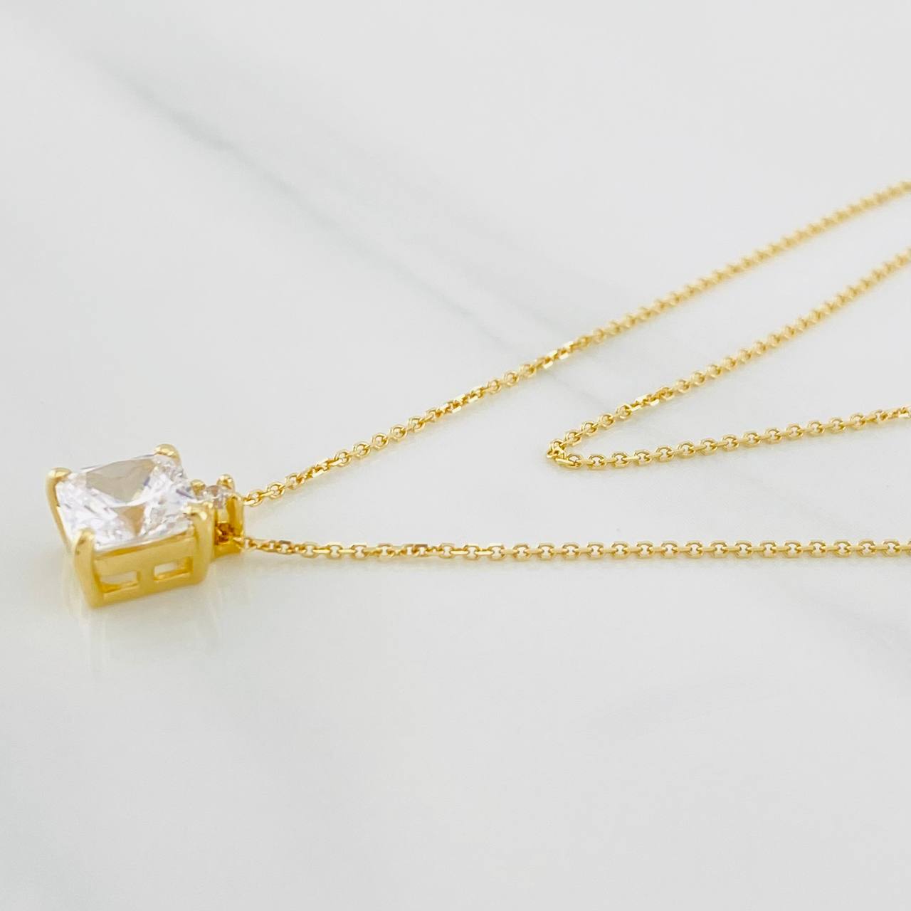 Cadena Aro Seguido Cuadrado 2.35g / 18 in / 0.85mm Oro Amarillo 18K