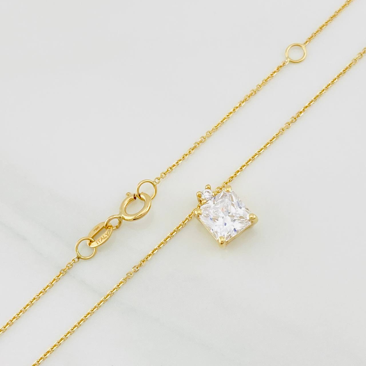 Cadena Aro Seguido Cuadrado 2.35g / 18 in / 0.85mm Oro Amarillo 18K