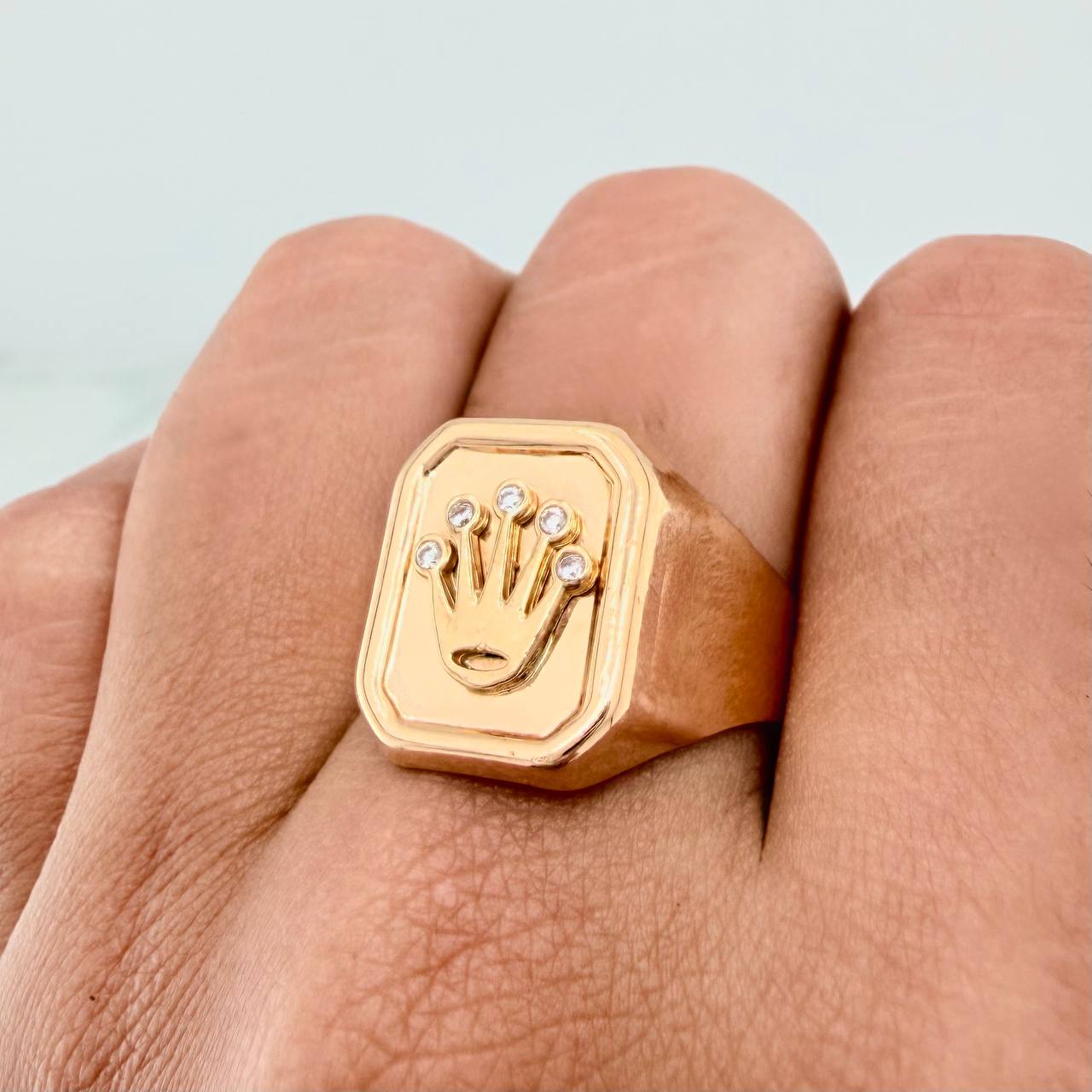 Anillo Corona 3.7gr / T9 1/2 / Oro Amarillo 18K $