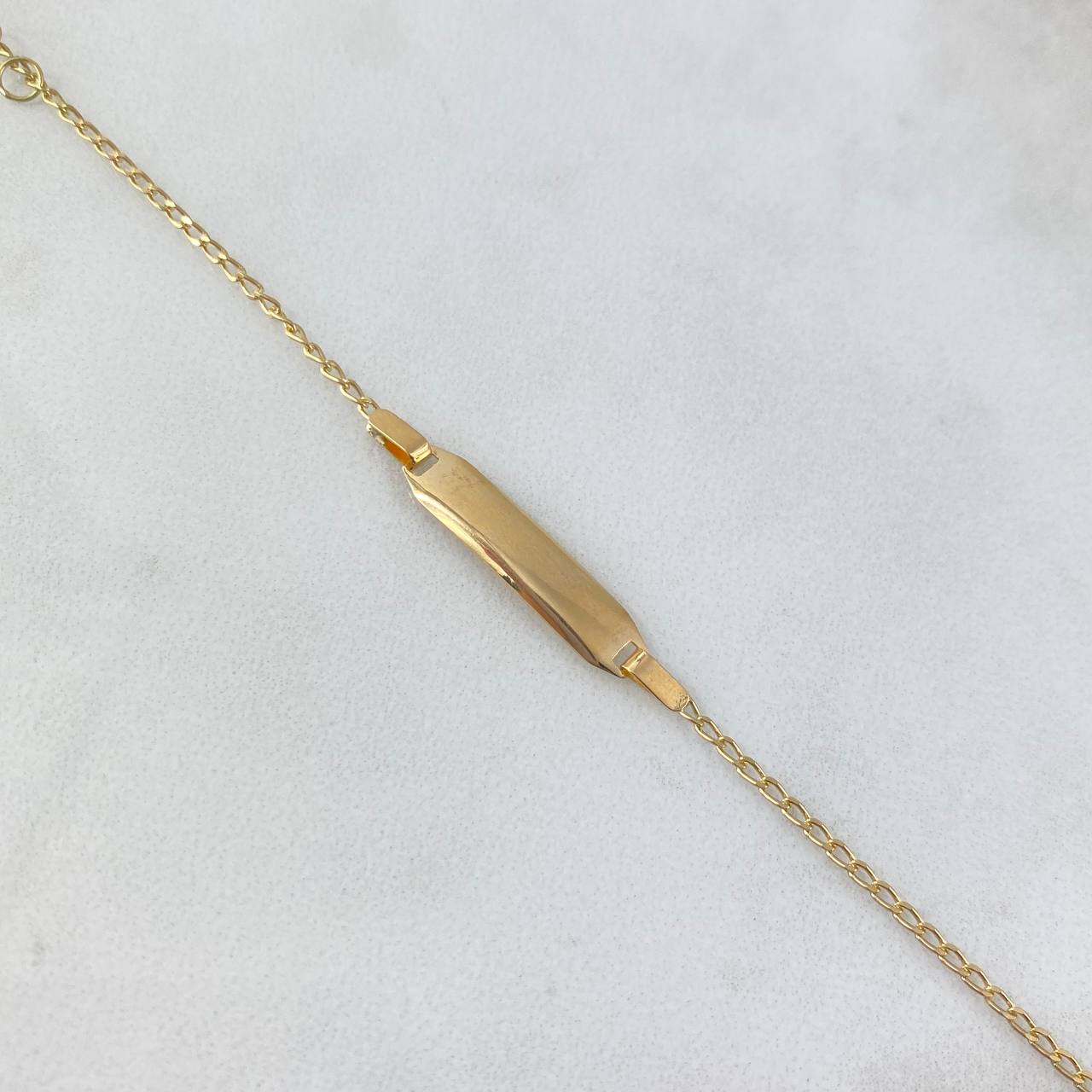 Pulso Bebé Espiga 1.45gr / 14.5cm-15cm / Placa Rectangular Octagonal Oro Amarillo 18K ©