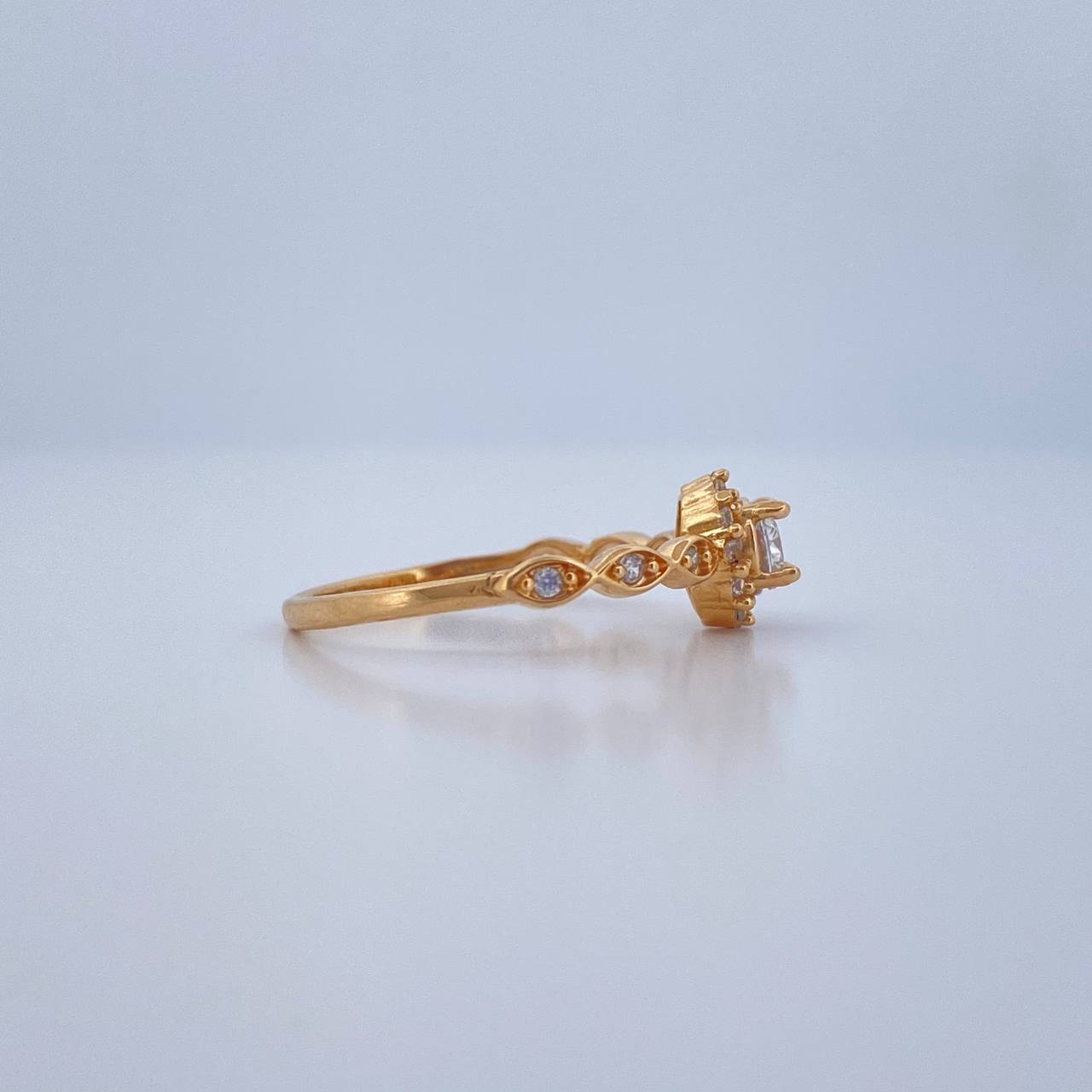 Anillo Halo Ojos 1.75gr / T5 3/4 / Oro Amarillo 18K &