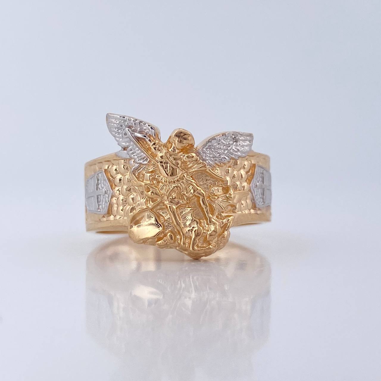 Anillo San Miguel Arcangel 7.55gr / T8 1/2 / Dos Oros Amarillo Blanco 18K %
