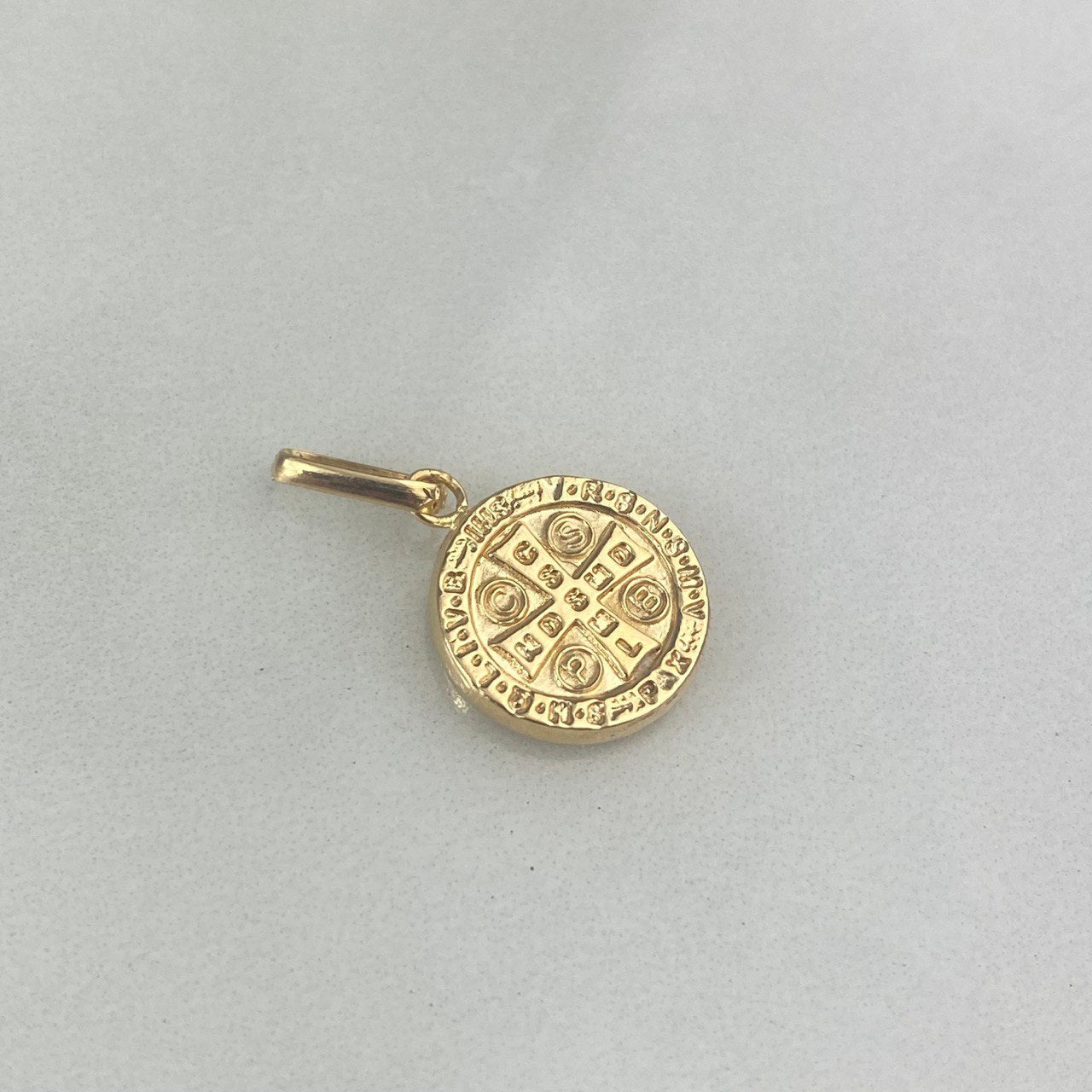 Pendant San Benito 1.4gr / 2.5cm / Yellow Gold Stamped