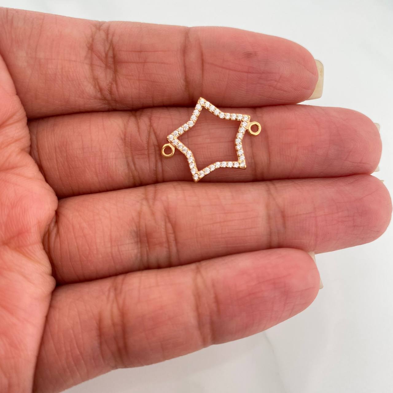 Charm Star Silhouette 0.85gr / 3/4 in / 18K Yellow Gold %