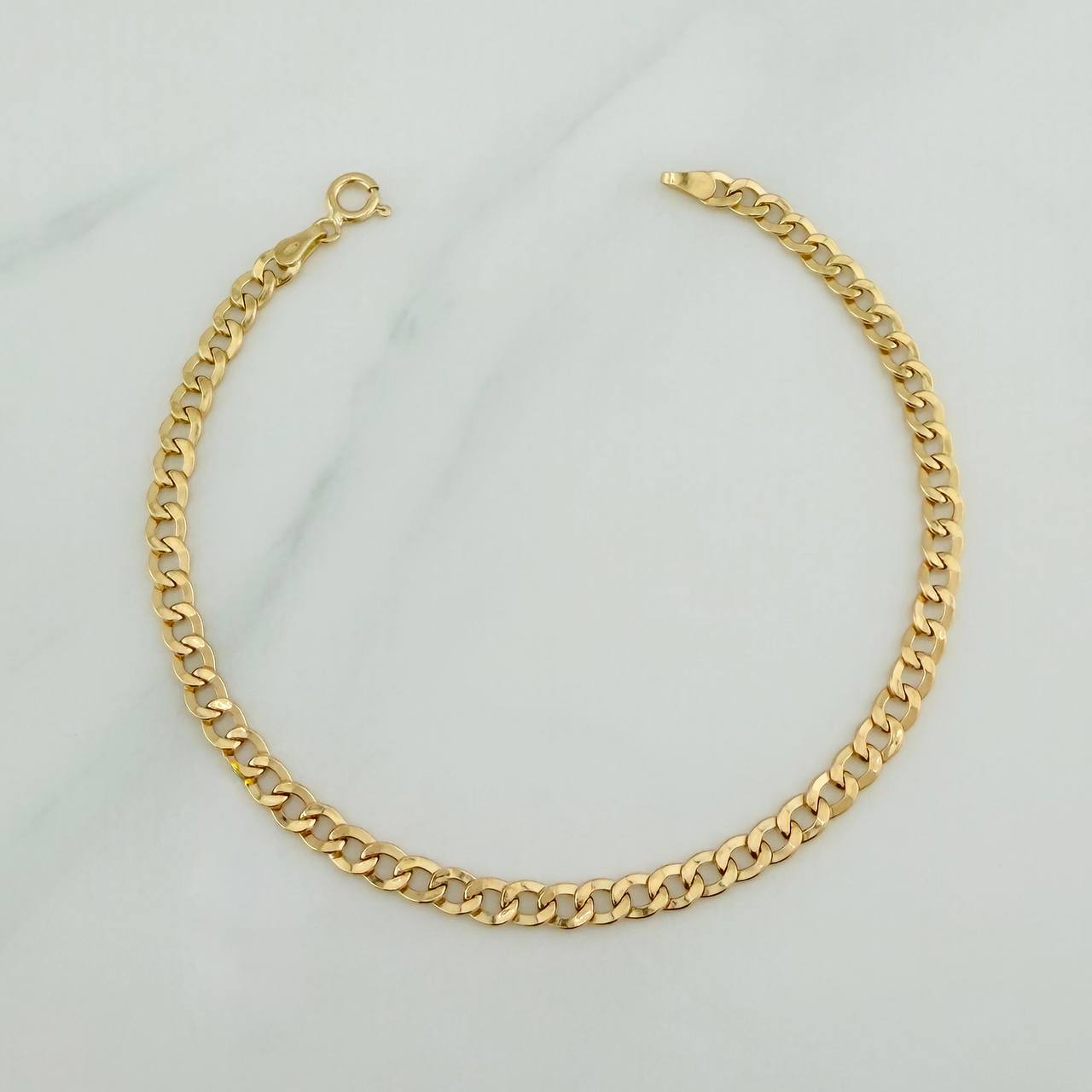 Pulso Cubano 2.7gr / 8 1/4 in / 3.2mm Oro Amarillo +1 18K $