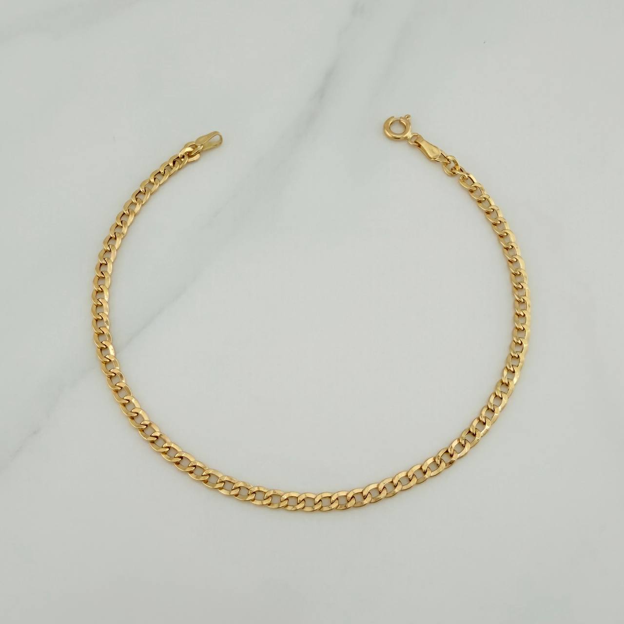 Pulso Cubano 1.75gr / 8 1/4 in / 2.5mm Oro Amarillo +1 18K $