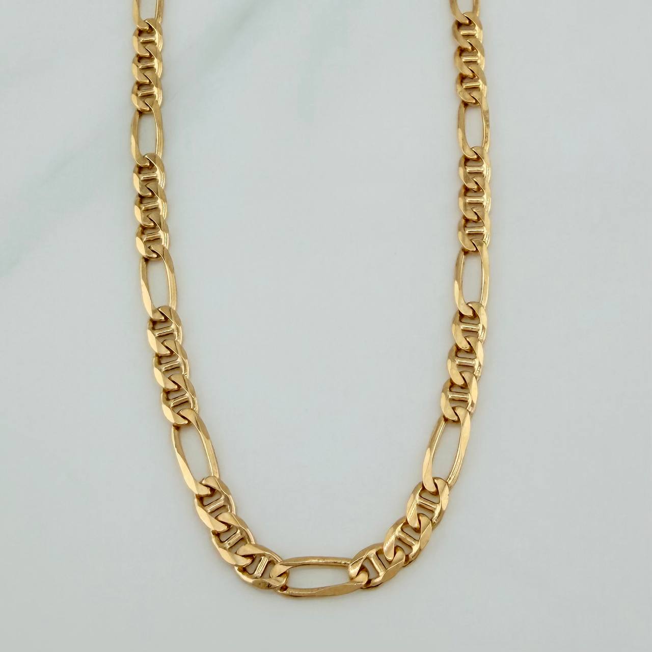 Cadena Figaro 18.6gr / 24 1/4 in / 3.7mm Oro Amarillo +1 18K $