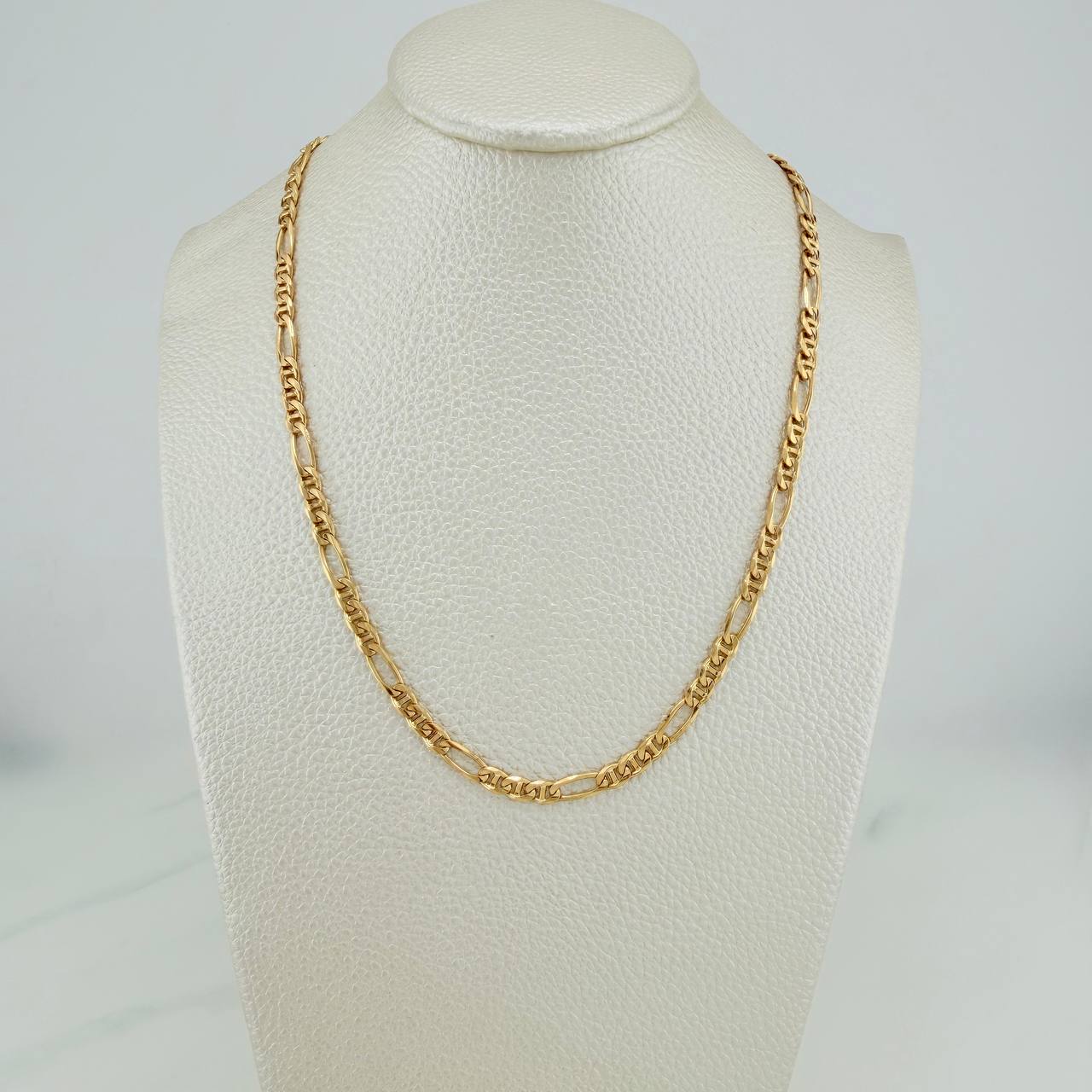 Cadena Figaro 18.6gr / 24 1/4 in / 3.7mm Oro Amarillo +1 18K $