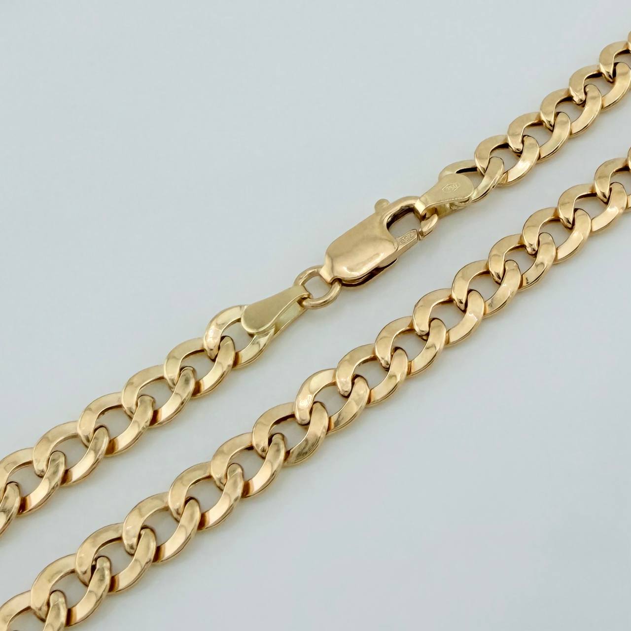 Pulso Cubano 3.9gr / 8 in / 4.9mm Oro Amarillo +1 18K $