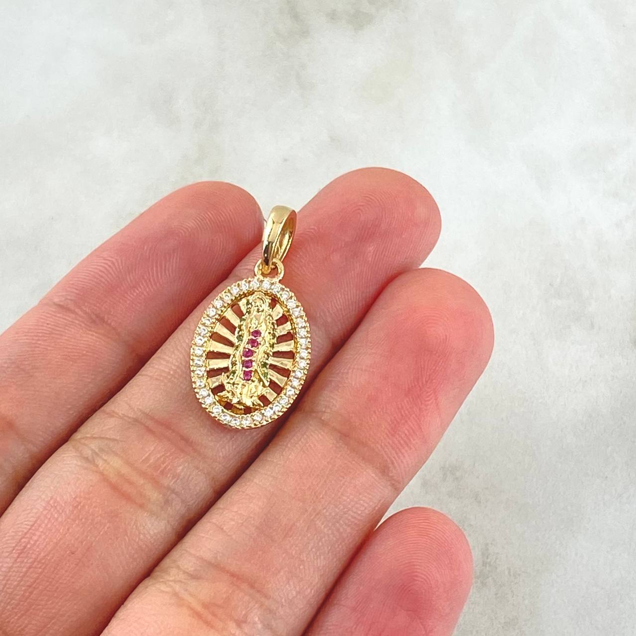 Dije Virgen de Guadalupe Ovalo Filigrana 2.35g / 1 in Oro Amarillo 18K