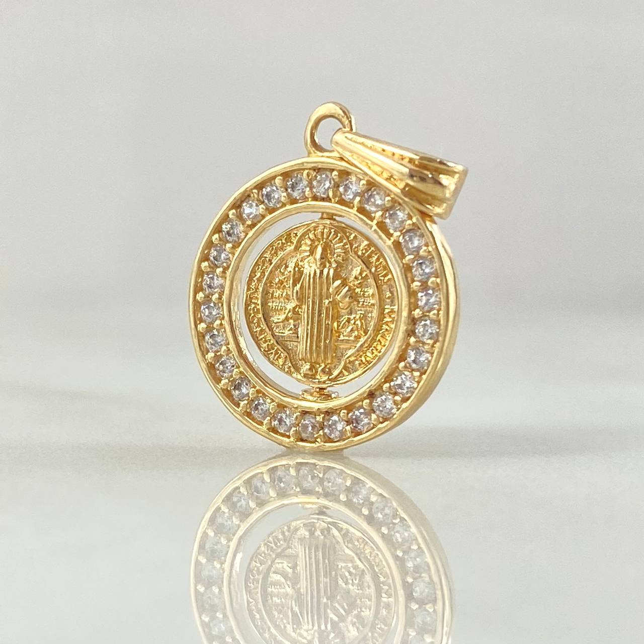 Dije San Benito Circulo Movil 2gr / 2.2cm / Circones Blancos Oro Amarillo 18K *