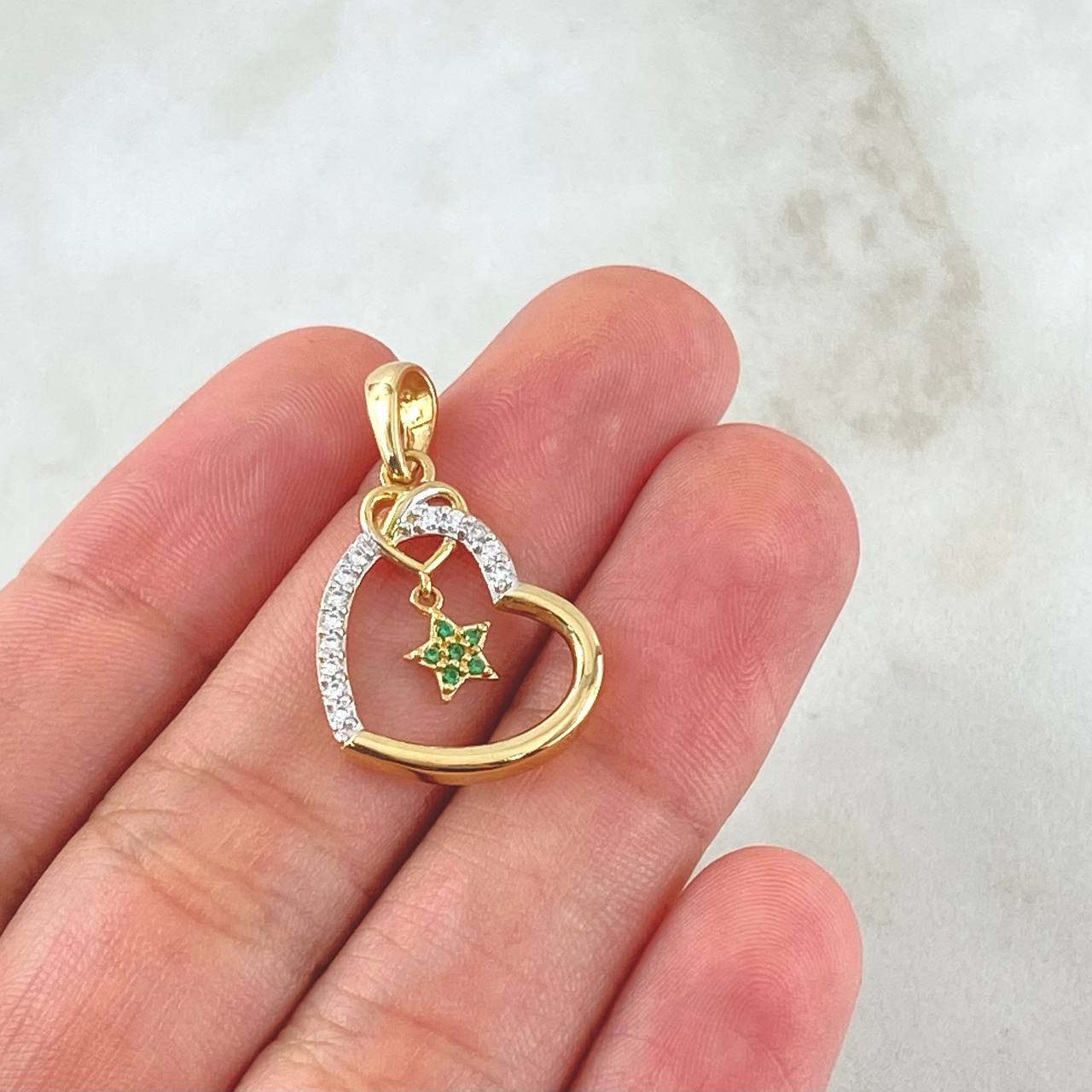 Dije Silueta Corazón Estrella Colgante 2.4gr / 2.7cm / Circones Blancos Verdes Dos Oros Amarillo Blanco 18K *