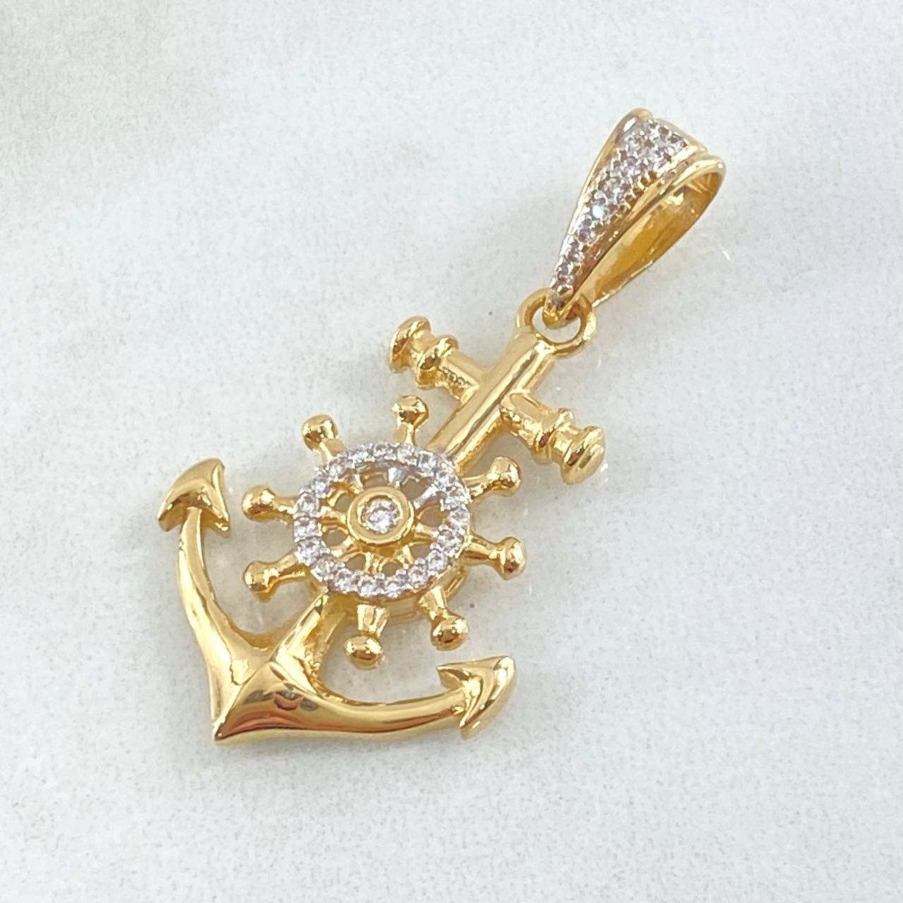 Pendant Anchor Helm 4.2gr / 3.6cm (1.4in) / White Zircons 18K Yellow Gold *
