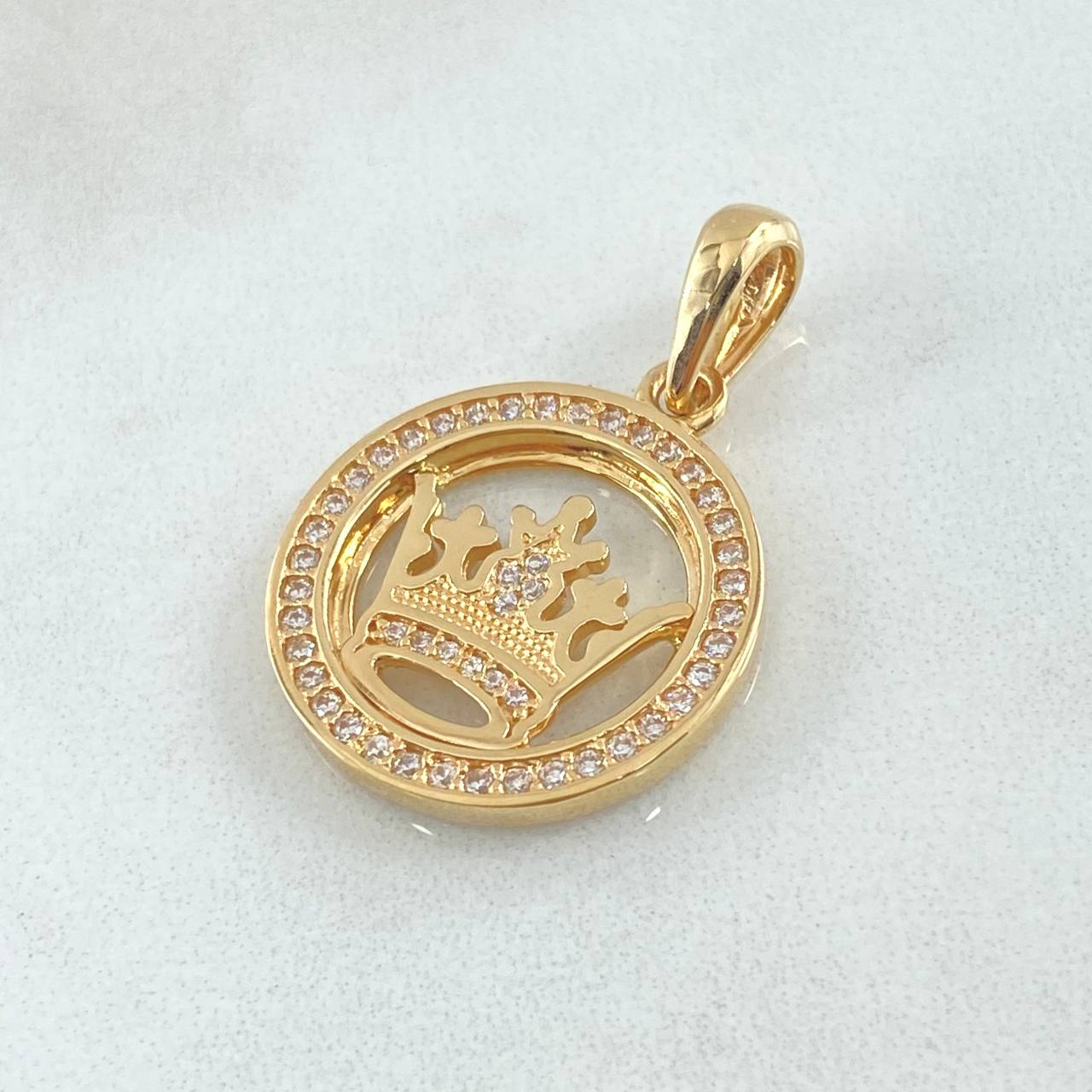 Dije Medalla Corona Real 5.4gr / 3cm / Circones Blancos Oro Amarillo 18K *
