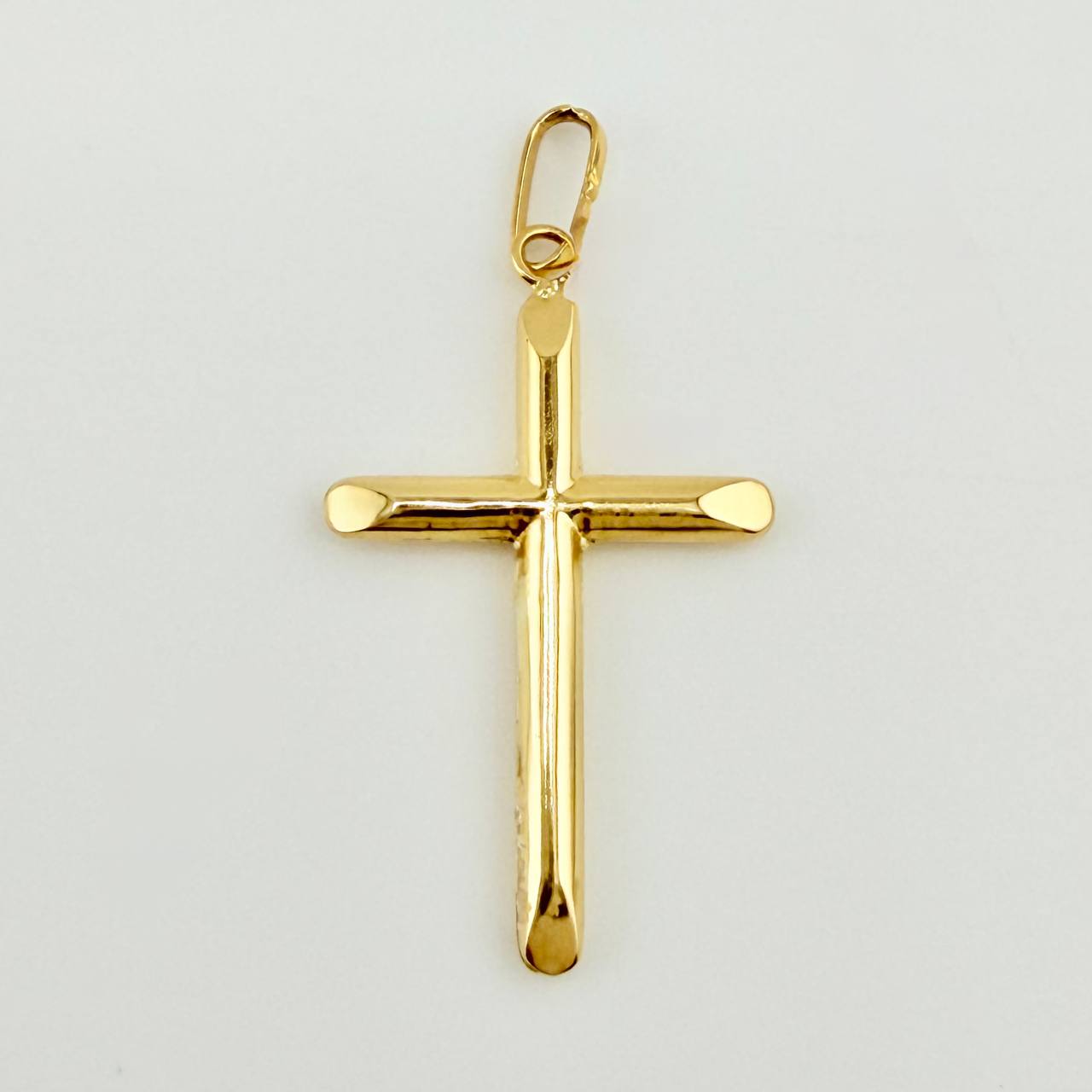 Dije Cruz Puntas Planas 0.85gr / 1 1/2 in / Oro Amarillo 18K