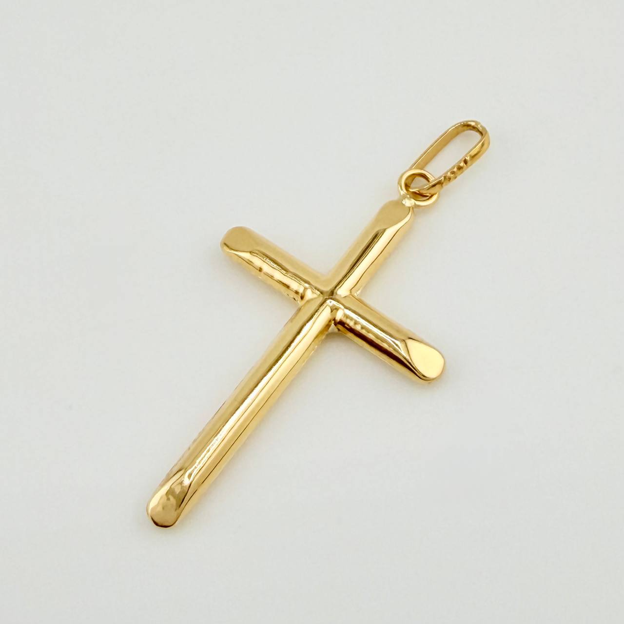 Dije Cruz Puntas Planas 0.5gr / 1 in / Oro Amarillo 18K