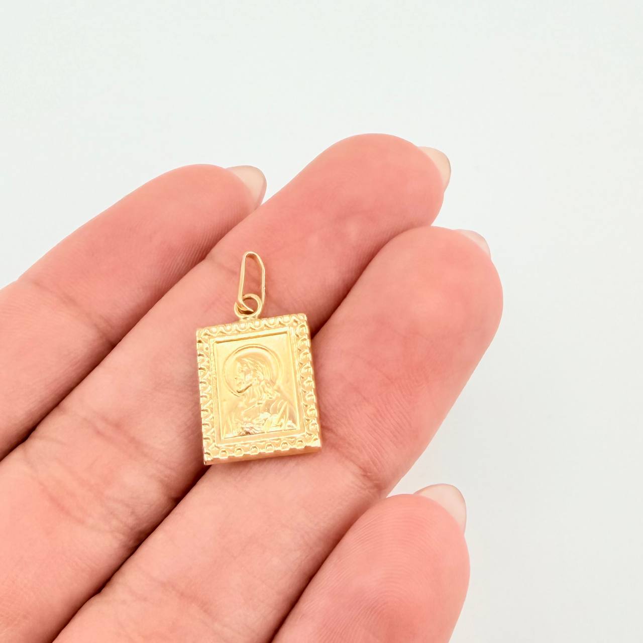 Dije Virgen Del Carmen - Jesus 0.75gr / 3/4 in / Oro Amarillo 18K