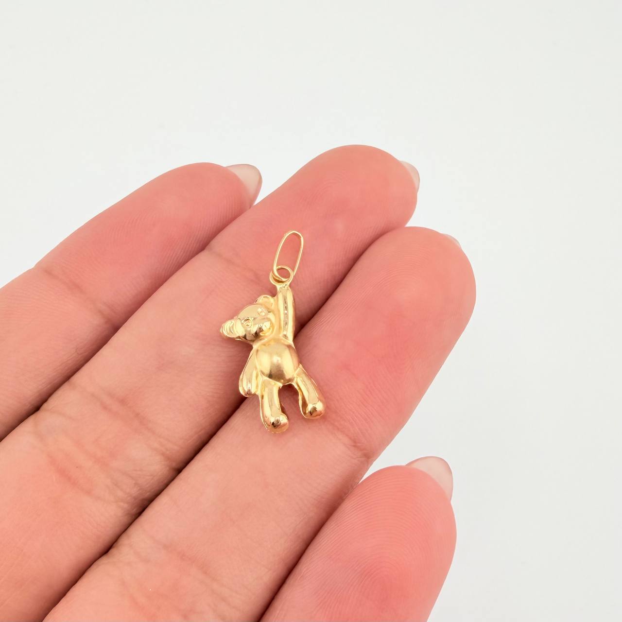 Dije Oso Manito Arriba 0.6gr / 3/4 in / Oro Amarillo 18K