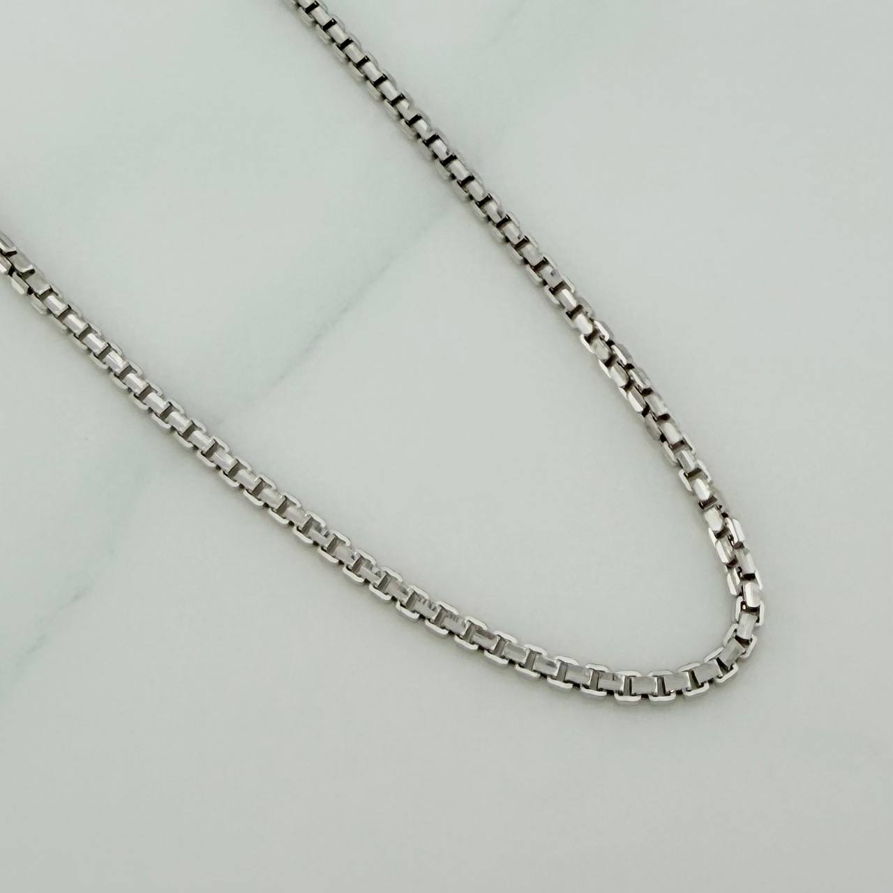 Cadena Veneciana 14.25gr / 23 1/2 in / 2mm Oro Blanco +3 18K $