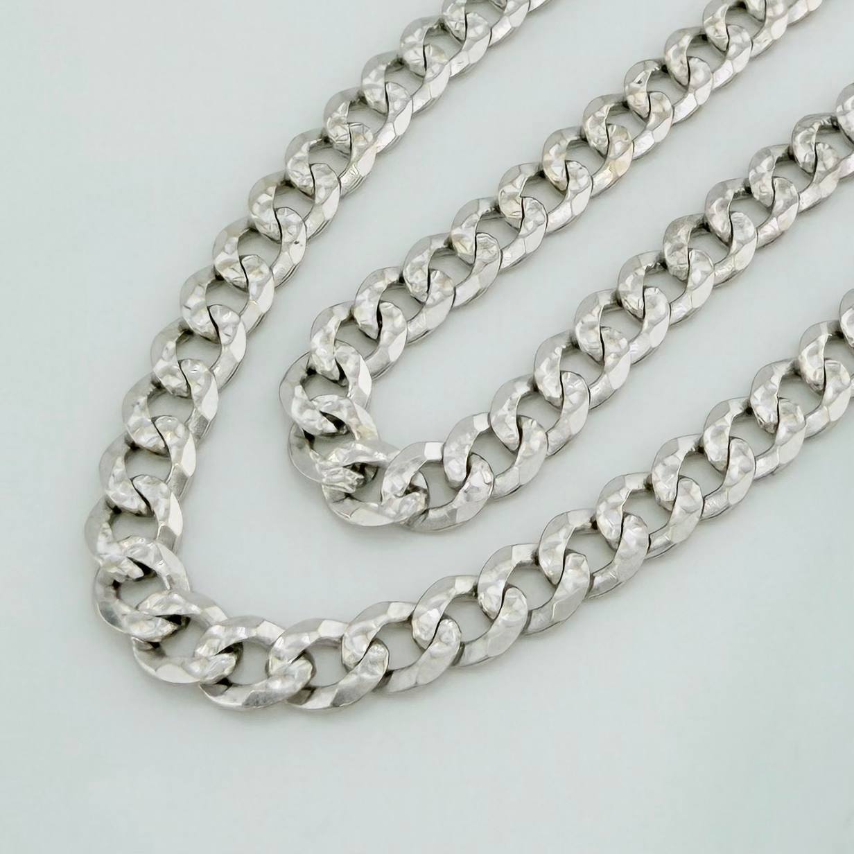 Cadena Cubana 17.8gr / 20 in / 4.4mm Oro Blanco +1 18K $