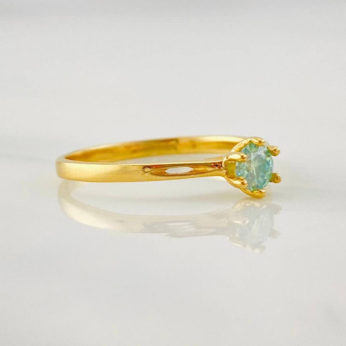 Anillo Solitario Moisanita 0.20 pts 1.75g / T7 1/2 Oro Amarillo 18K