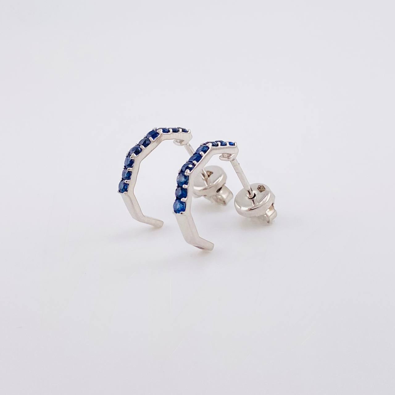 Stud Earrings Dense Pentagonal Sapphires 52pts 2g / in / 2.7mm White Gold 18K