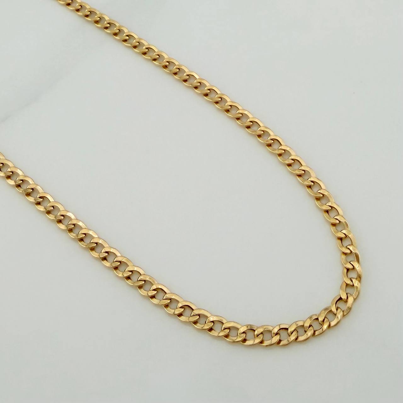 Cadena Cubana 5.15gr / 28 1/4 in / 2.77mm Oro Amarillo +1 18K $