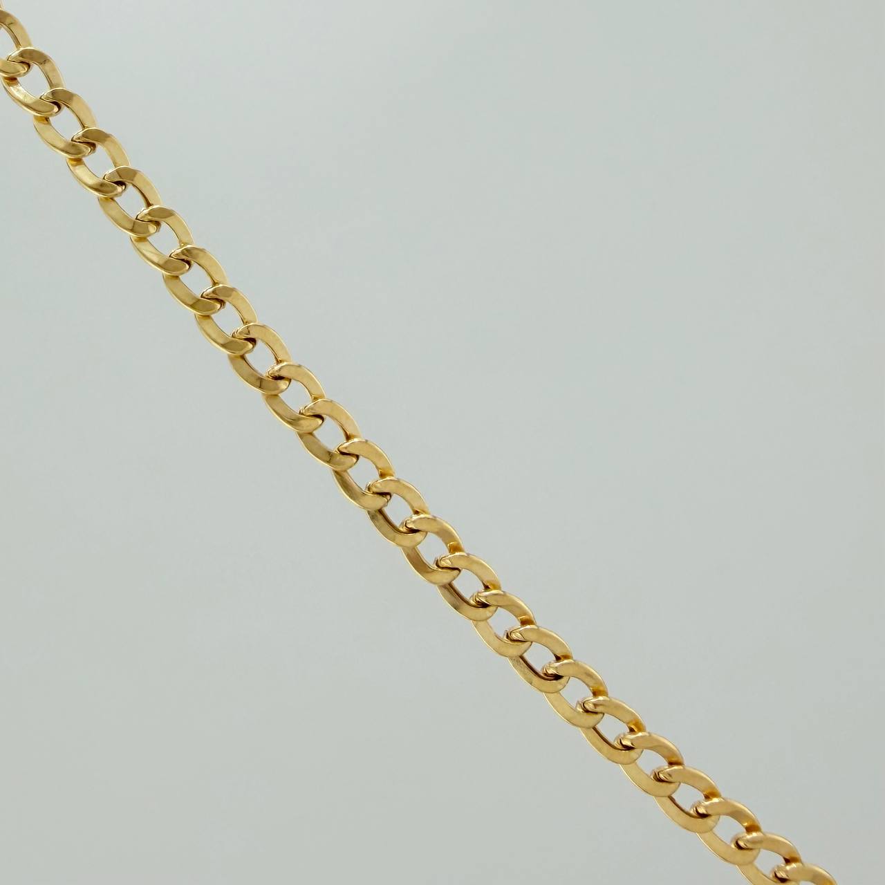 Cadena Cubana 3.5gr / 28 1/2 in / 2.3mm Oro Amarillo +1 18K $