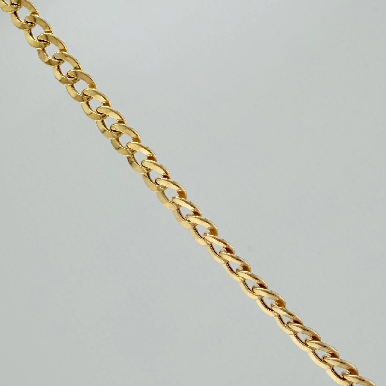 Cadena Cubana 4.45gr / 24 in / 3.1mm Oro Amarillo +1 18K $