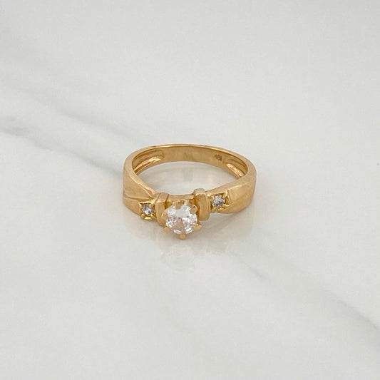 Anillo Solitario  4.1gr / T6 3/4 / Oro Amarillo 18K &