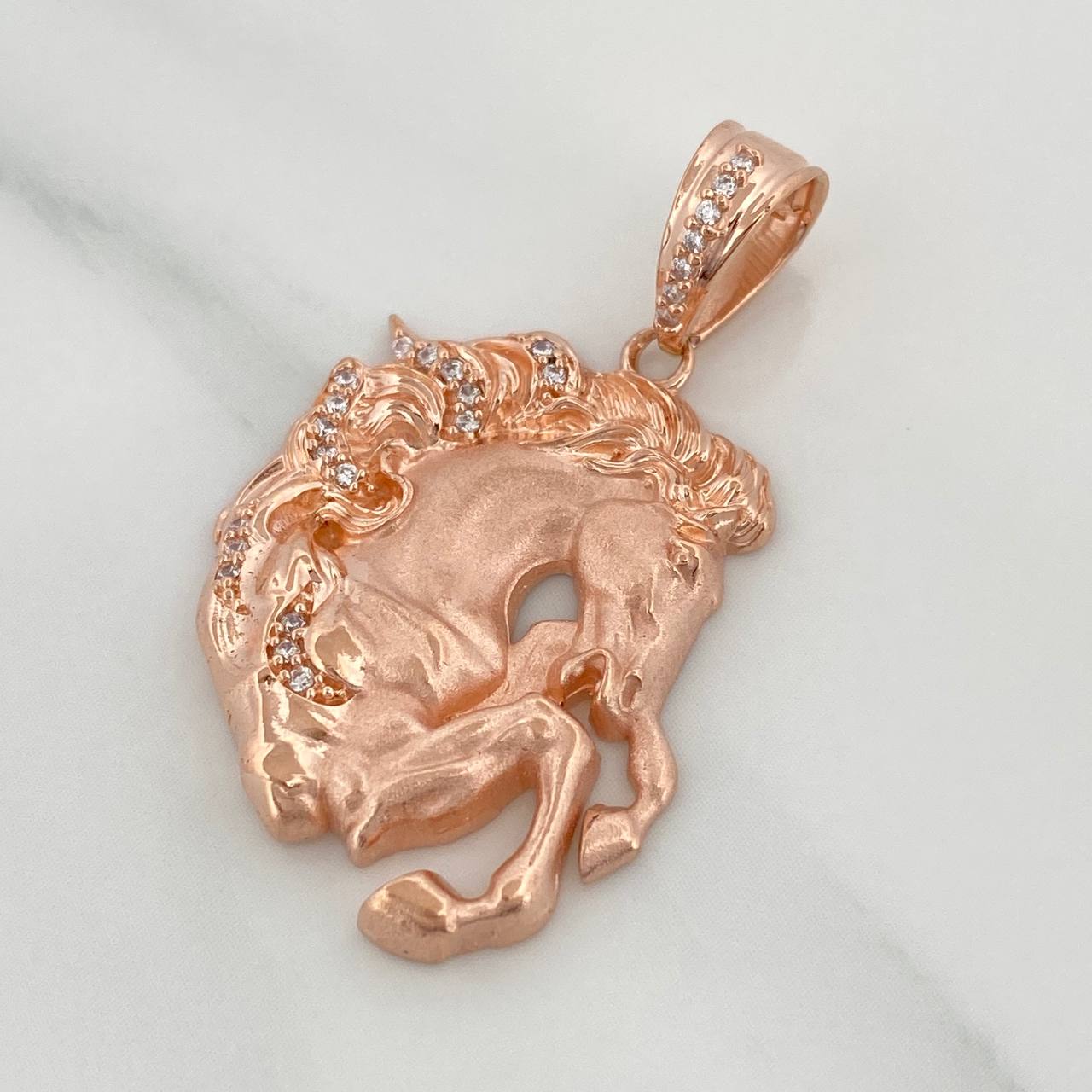Dije Caballo 5.9gr / 1 1/2 in / Oro Rosa 18K $