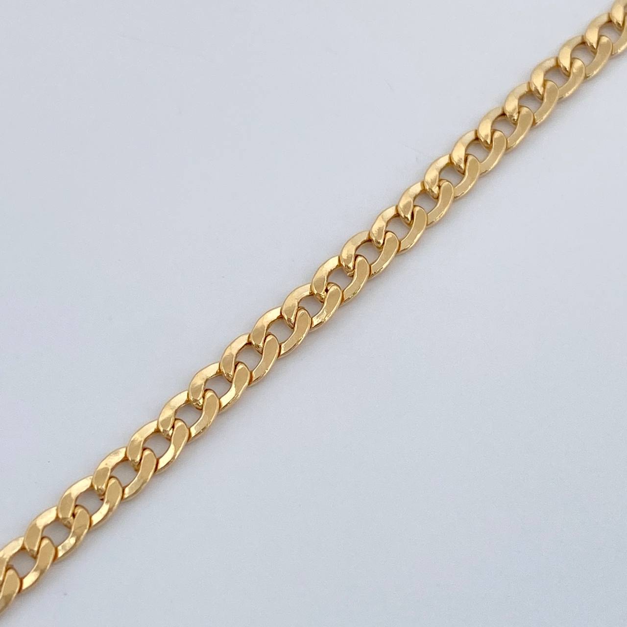 Pulso Cubano 2.75gr / 7 1/4 in / 3.05mm Oro Amarillo +1 18K &