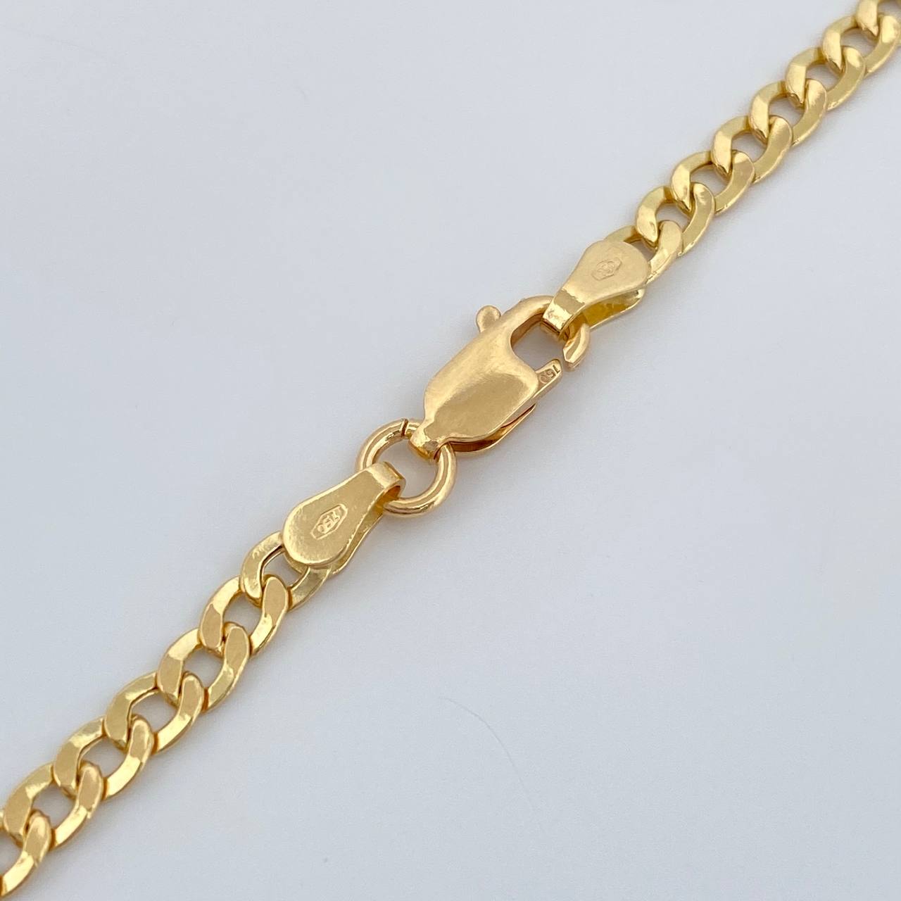 Cadena Cubana 8.35gr / 27 1/4 in / 3.05mm Oro Amarillo +1 18K &