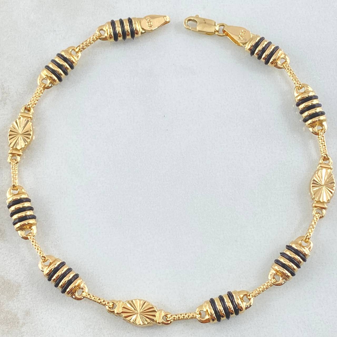 Rustic Bracelet 3x1 Rhombuses 4.6gr / 8.1in / 18K Gold!