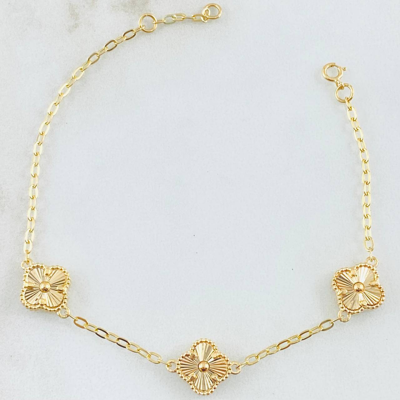 Classic Link Bracelet Clover 5.15gr / 6.7in-7.5in / 18K Gold +0$