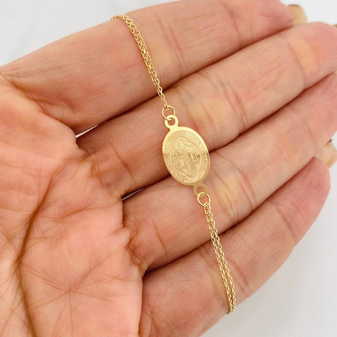 Pulso Modulable Aro Seguido San Benito 1.7g / 6 1/2 in - 7 in / 1mm Oro Amarillo 18K