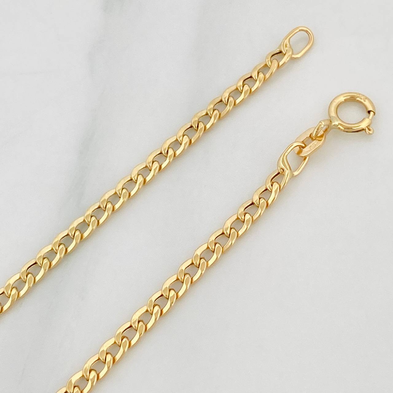 Cuban Links Bracelet 1.15g / 7 3/4 in / 2.4mm Yellow Gold 18K