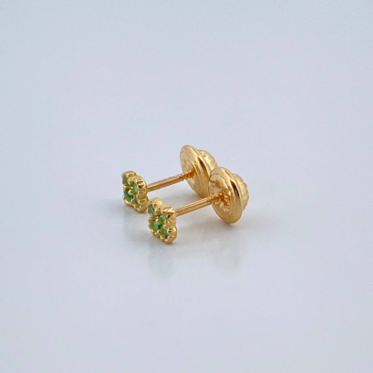 Clover Stud Earrings 0.6gr / 3.6mm 18K Yellow Gold %