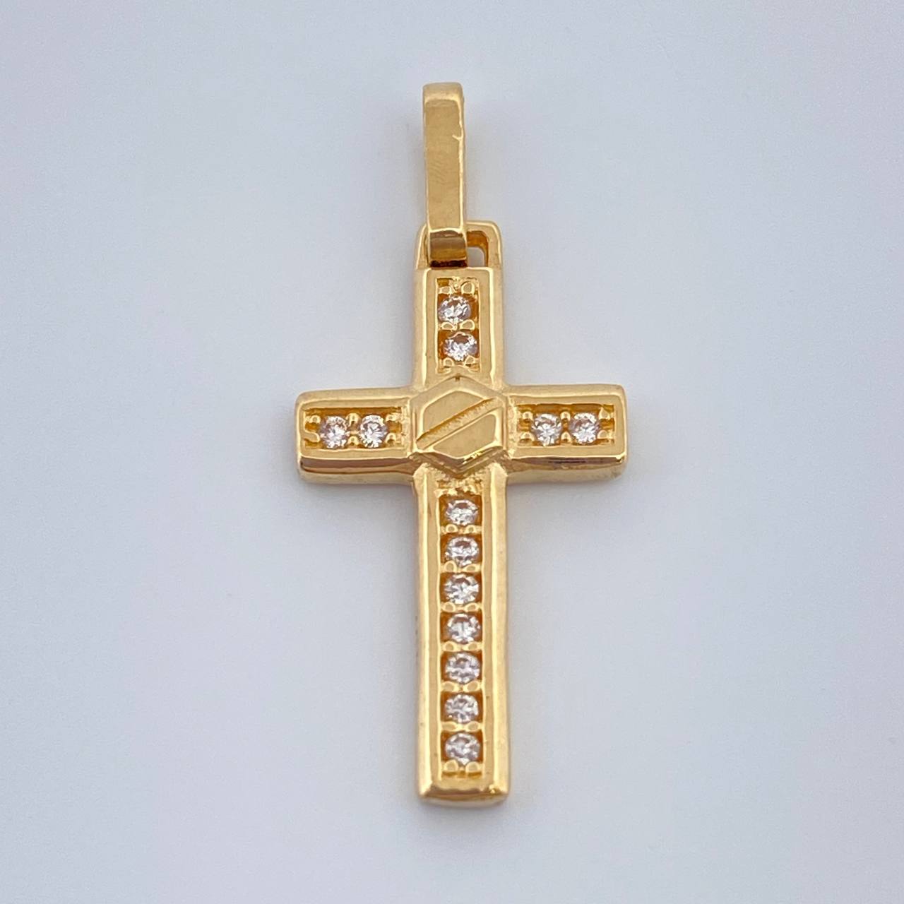 Dije Cruz Tornillo 1.1gr / 3/4 in / Oro Amarillo 18K %