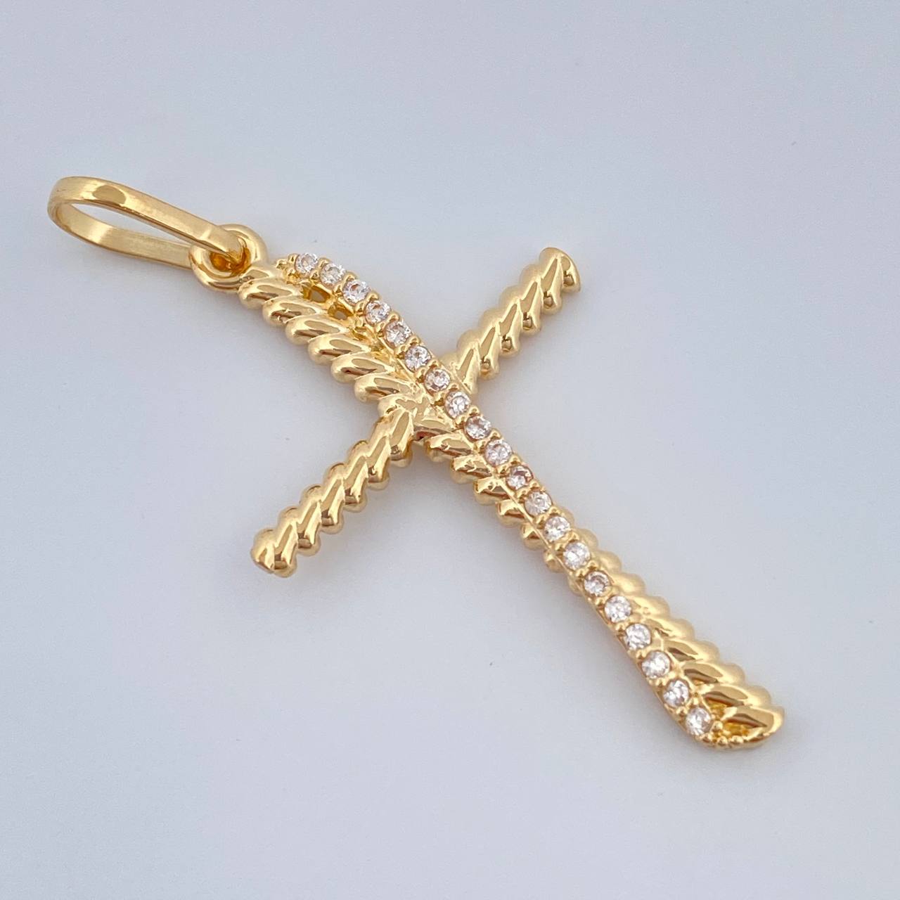 Dije Cruz Curva 1.6gr / 1 1/4 in / Oro Amarillo 18K %