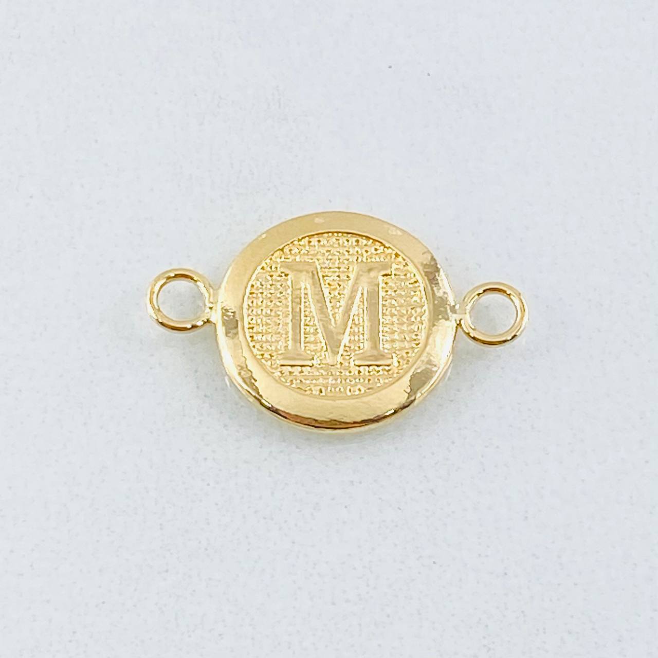 Herraje Letra Circulo M 0.35 g / 1/2 in Oro Amarillo 18K
