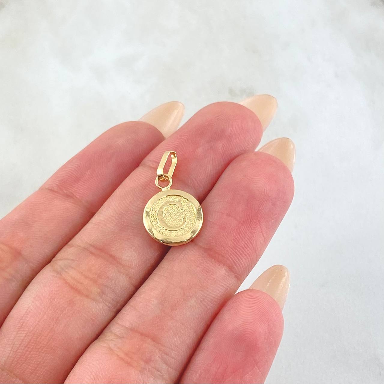 Pendant Letter C 0.65gr / 0.8in / 18K Gold +0$